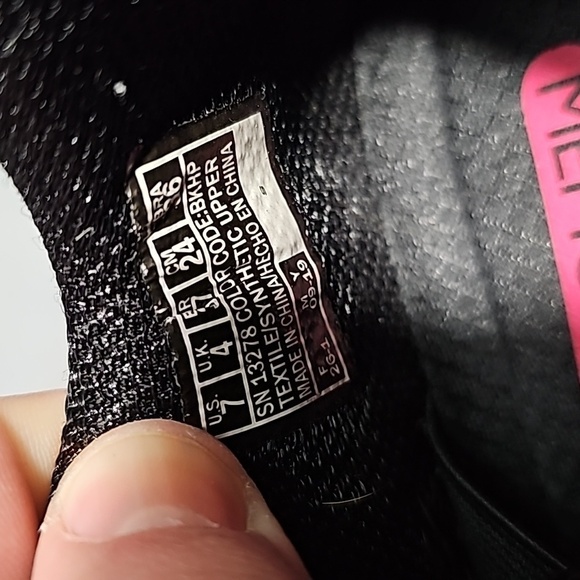 Sketchers air-cooled memory foam black and pink size 7 athletic shoes - Picture 6 of 6